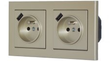 Zásuvky v rámečku pod omítku, 2x 230V/16A + 2x USB nabíječka, barva zlatá
