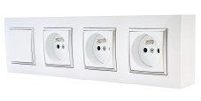 Nástěnný zásuvkový blok s vypínačem, 3x 250V/16A + 1x vypínač č.1, bílé barvy se stříbrným matným ozdobným rámem, bez kabelu