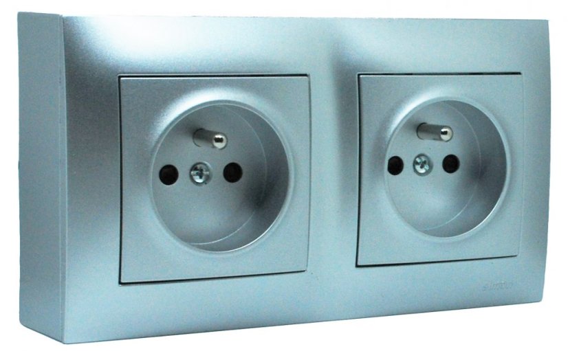 Zásuvkový blok nástěnný 2x 250V/16A, clonky, barva stříbrná metalíza