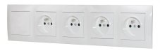 Zásuvka 4x 250V/16A + 1x vypínač jednopólový č.1, pod omítku, barva bílá