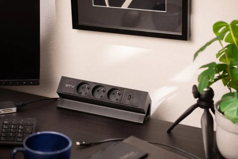 Stolní blok Basco, 3x zásuvka 230V, 2x nabíjecí USB A+C 30W, kabel 1.5m, barva černá