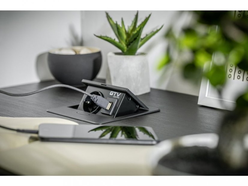 Výklopný blok AVARO, 1x zásuvka 230V, 2x USB-A+C nabíječka, kabel 1.5m, barva černá