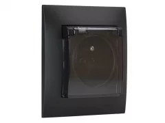Zásuvka pod omítku 1x 250V/16A s víčkem a manžetou, krytí IP44, rámeček v černé barvě + průhledná krytka