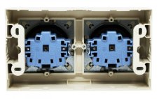 Zásuvkový blok nástěnný 2x 250V/16A, clonky, barva stříbrná metalíza
