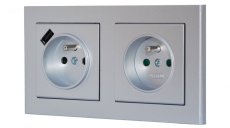 Zásuvky v rámčeku pod omietku, 2x 230V/16A + 1x USB nabíjačka, farba strieborná