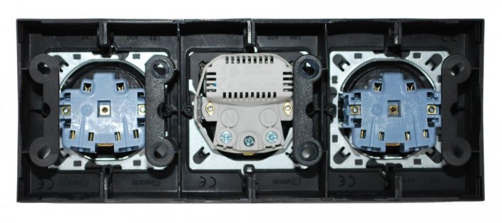 Zásuvkový blok nástěnný 3x 250V/16A s clonkami + 2x USB nabíječka, bez kabelu, černá matná