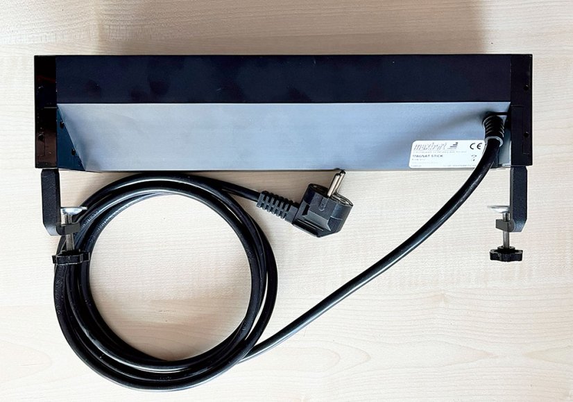 Rohový zásuvkový blok MAGNAT-STICK HA 5× 230 V + 1× USB-A/C nabíječka, barva černá , kabel 2m
