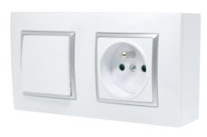 Nástěnný zásuvkový blok, 1x 250V/16A + 1x vypínač č.1, bílé barvy se stříbrným matným ozdobným rámem, bez kabelu