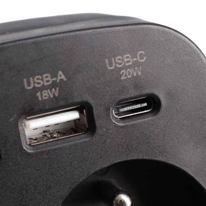 Zásuvková rozdvojka 2× 230 V + nabíječka USB-A + USB-C PD 20 W s vypínačem, černá