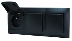 Zásuvka trojnásobná 250V/16A pod omítku, krytí IP44, Simon 54, rámeček a krytky v černé barvě