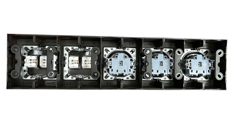 Zásuvkový blok nástěnný 3x 250V/16A + 4x RJ45 cat.6, bez kabelu, barva hnědá