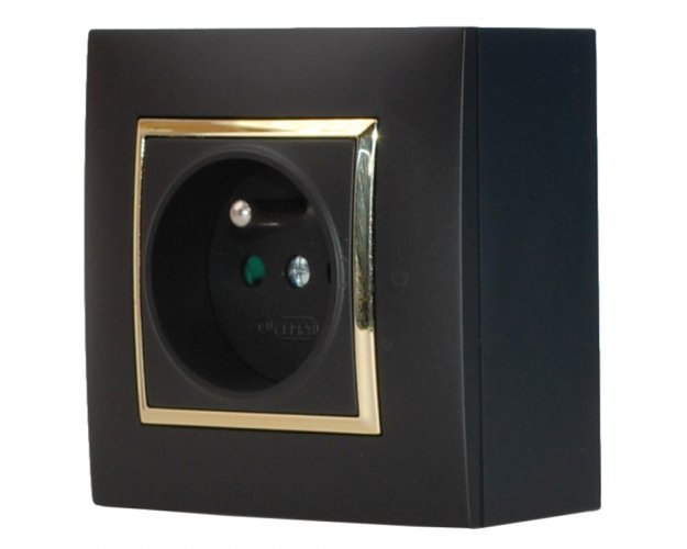 Nástenný zásuvkový blok, 1x 250V/16A, čiernej farby so zlatým lesklým ozdobným rámom, bez kábla