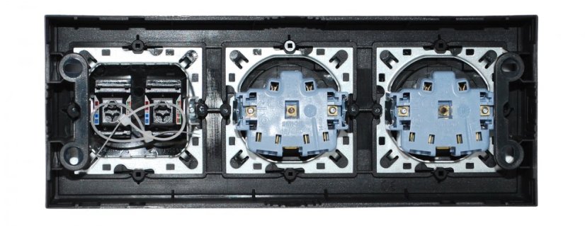 Zásuvkový blok nástěnný 2x 250V/16A, 2x RJ45 cat.6, krytky proti prachu, bez kabelu, barva černá matná