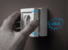 Zásuvka silová kompaktní 2 násobná (přístroj s krytem), IP44, s uzemněním, průhledné víčko, 16 A / 250 V~, šroubové svorky, Aquaclick, barva černá matná