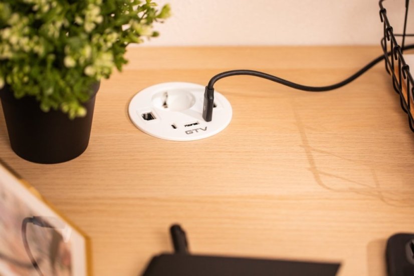 Vestavná zásuvka Rondo, 1x 230V (schuko), 1x USB-A + 2x USB-C nabíječka, 1x RJ45, 1x HDMI, kabel 1.5m, barva bílá