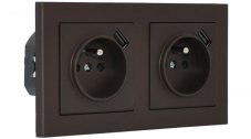 Zásuvky v rámečku pod omítku, 2x 230V/16A + 2x USB nabíječka, barva čokoládová