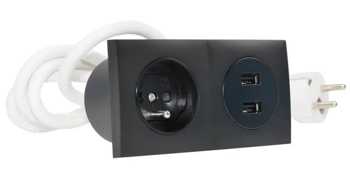 Zásuvkový blok zapuštěný v černé barvě, 1x zásuvka 250V + 2x USB-A nabíječka, kabel 1.5m