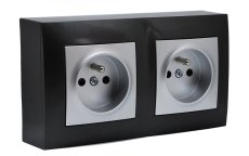 Zásuvkový blok nástenný 2x 250V / 16A, clonky, farba antracitová a strieborná metalíza
