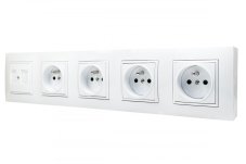Nástěnný zásuvkový blok, 4x 250V/16A + 2x datová zásuvka RJ45 cat.6, barva bílá