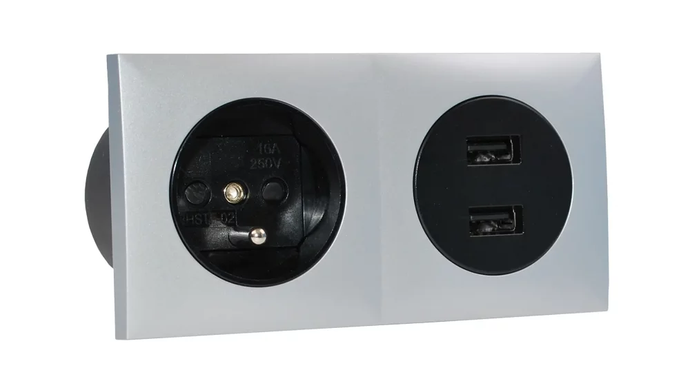 ALTR Zásuvkový blok zapustený v striebornej farbe, 1x zásuvka 250V + 2x USB-A nabíjačka, kábel 1.5m